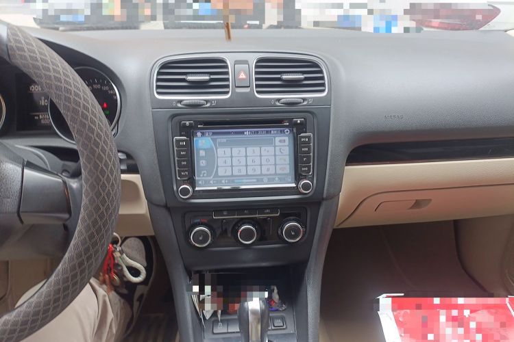 Used Volkswagen Golf 2011 1.4 TSI Automatic Comfort Model Audio And AC Panel