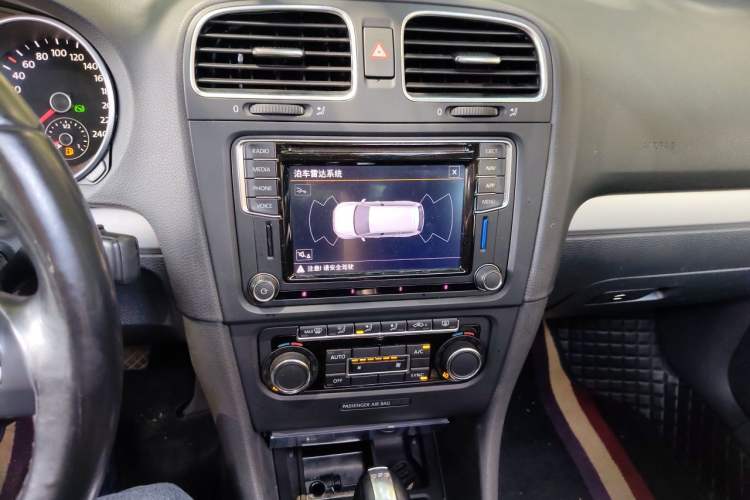 Used Volkswagen Golf 2011 1.4 TSI Comfort Travel Edition Audio And AC Panel