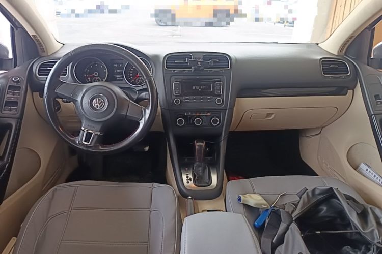 Used Volkswagen Golf 2011 1.4 TSI Automatic Comfort Model Center Console