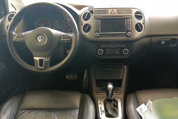 Used Volkswagen Golf 2011 1.4TSI Cross Golf Center Console