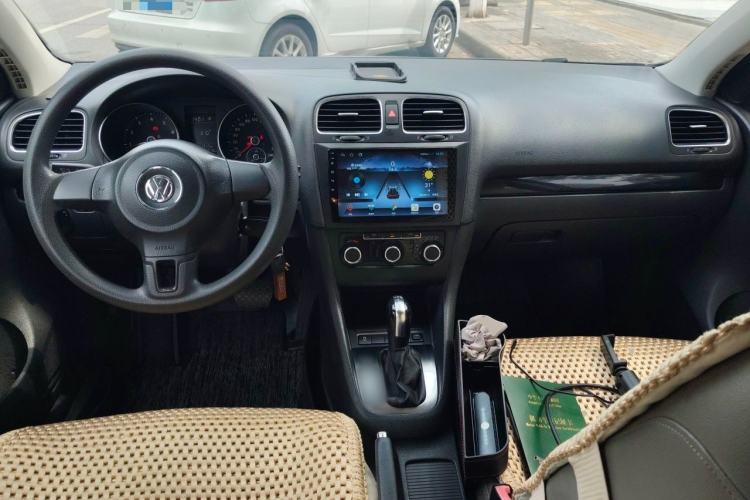 Used Volkswagen Golf 2011 1.4 TSI Automatic Comfort Model Center Console