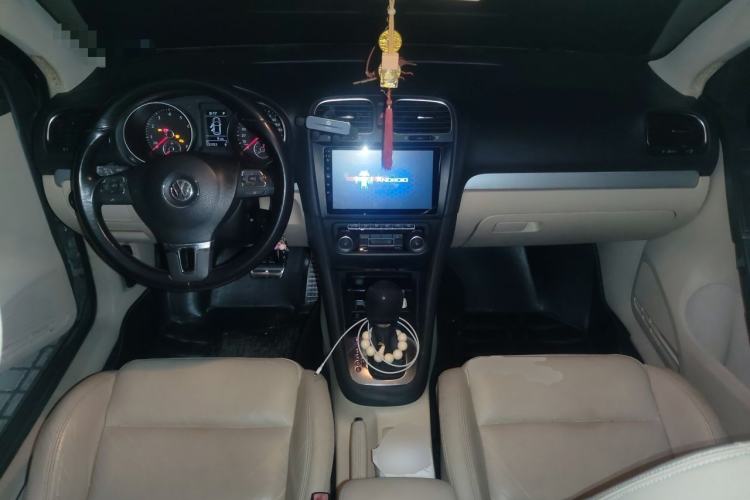 Used Volkswagen Golf 2011 1.4 TSI Automatic Luxury Edition Center Console