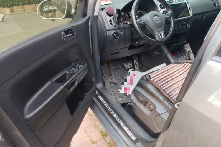 Used Volkswagen Golf 2011 1.4TSI Cross Golf Driver Seat