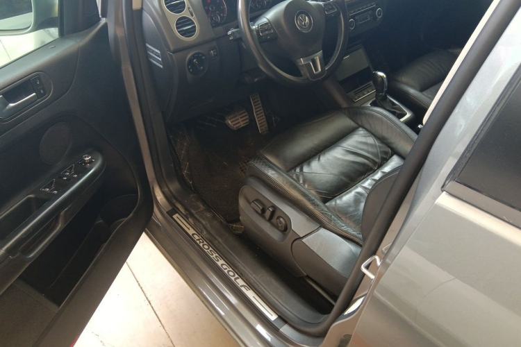 Used Volkswagen Golf 2011 1.4TSI Cross Golf Driver Seat