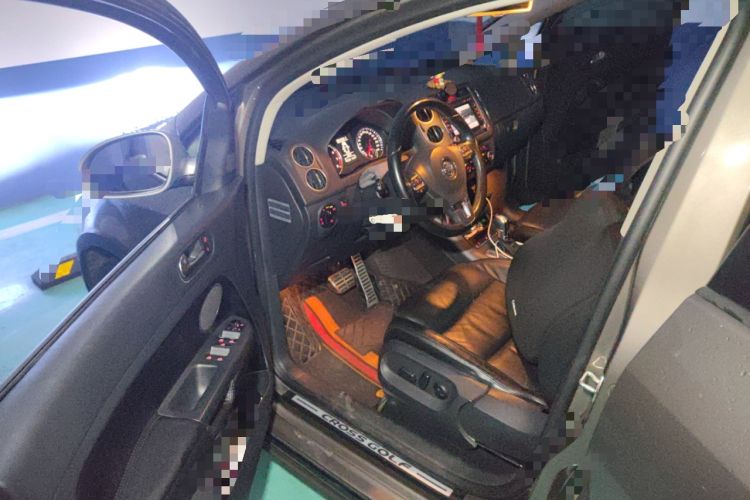 Used Volkswagen Golf 2011 1.4TSI Cross Golf Driver Seat