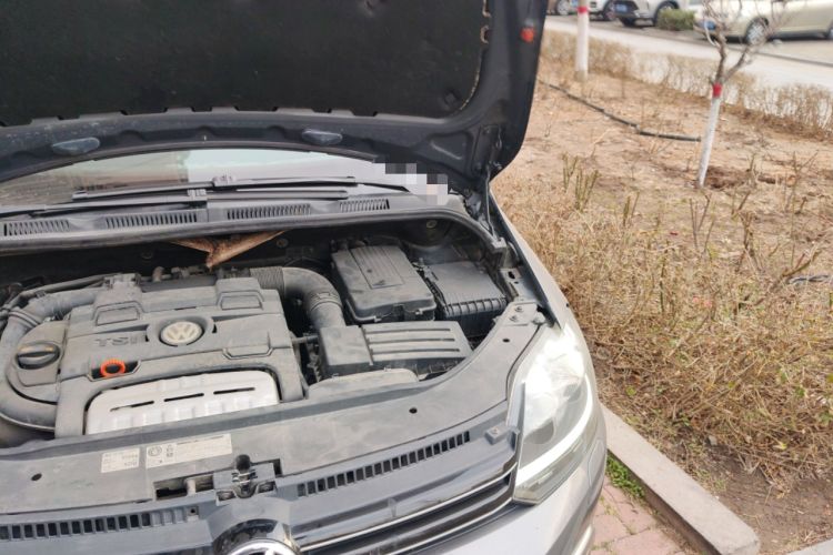 Used Volkswagen Golf 2011 1.4TSI Cross Golf Engine Bay Left