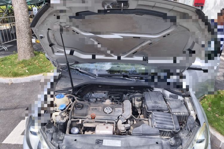 Used Volkswagen Golf 2011 1.4 TSI Automatic Luxury Edition Engine Bay