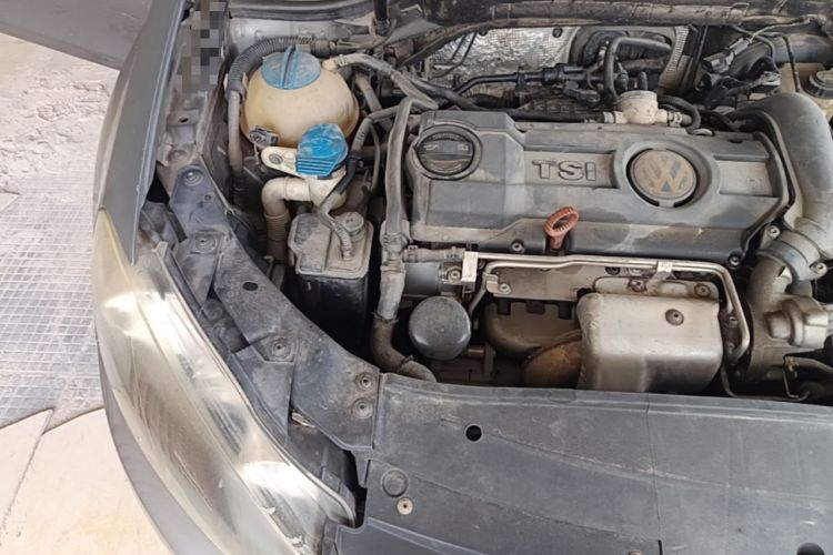 Used Volkswagen Golf 2011 1.4 TSI Automatic Comfort Model Engine Bay Right