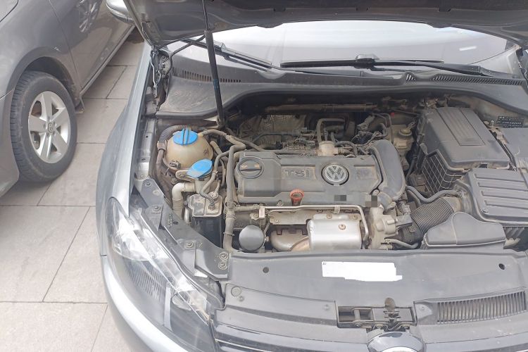 Used Volkswagen Golf 2011 1.4 TSI Automatic Comfort Model Engine Bay Right