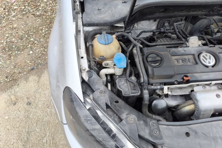 Used Volkswagen Golf 2011 1.4 TSI Manual Comfort Edition Engine Bay Right