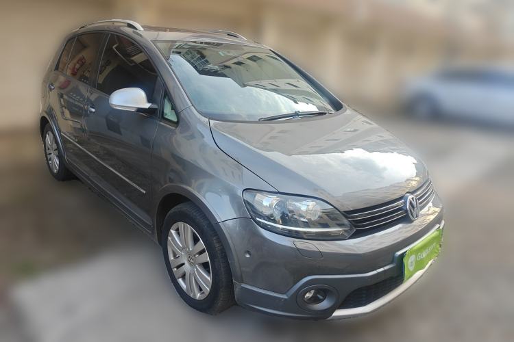 Used Volkswagen Golf 2011 1.4TSI Cross Golf Front Right 45 Deg