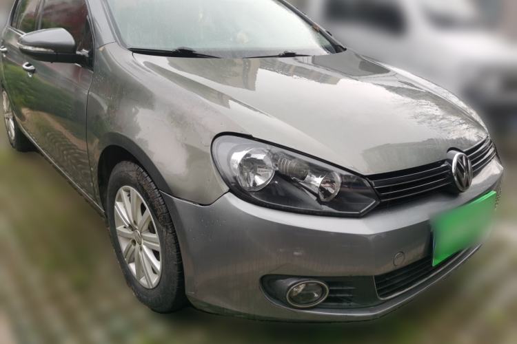 Used Volkswagen Golf 2011 1.6L Automatic Fashion Edition Front Right 45 Deg