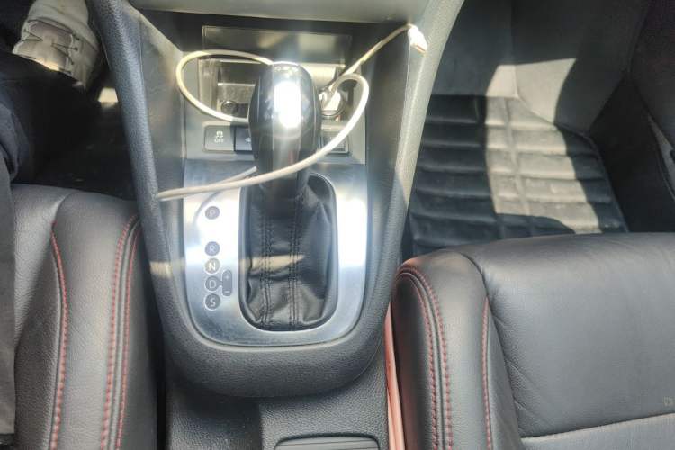 Used Volkswagen Golf 2011 1.4 TSI Automatic Comfort Model Gear Lever