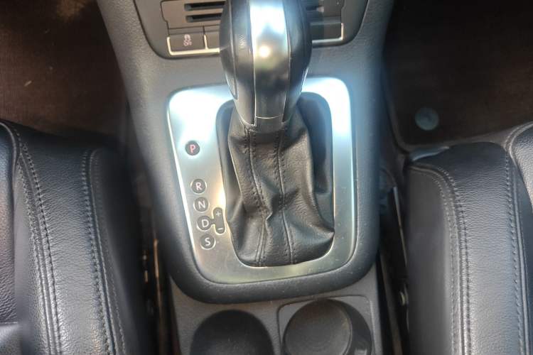 Used Volkswagen Golf 2011 1.4TSI Cross Golf Gear Lever