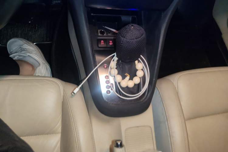 Used Volkswagen Golf 2011 1.4 TSI Automatic Luxury Edition Gear Lever