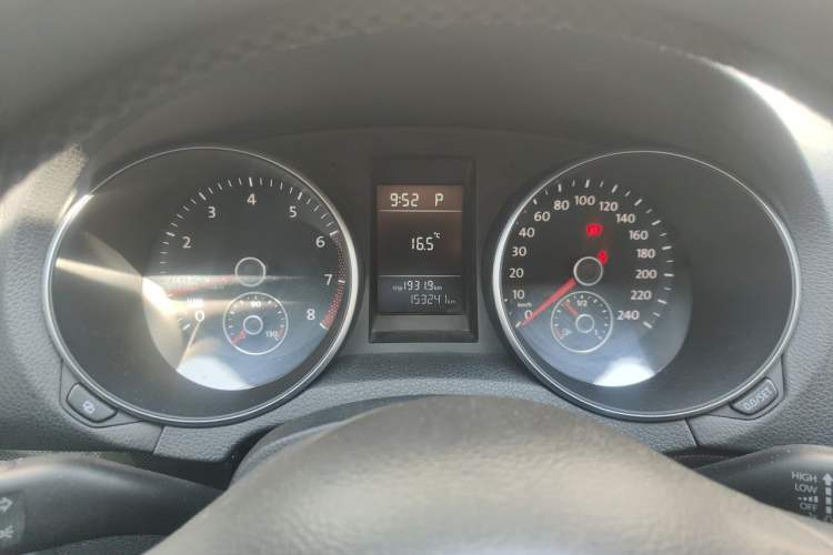 Used Volkswagen Golf 2011 1.4 TSI Automatic Comfort Model Instrument Cluster