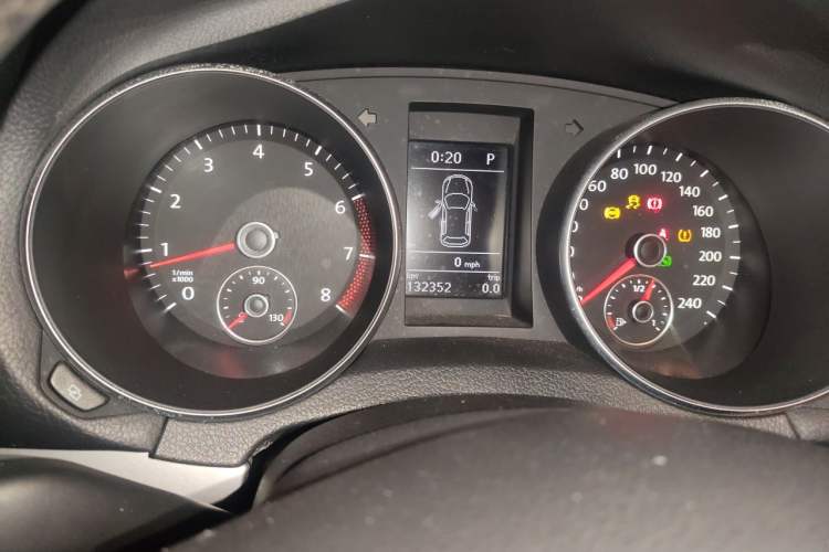 Used Volkswagen Golf 2011 1.4 TSI Automatic Luxury Edition Instrument Cluster