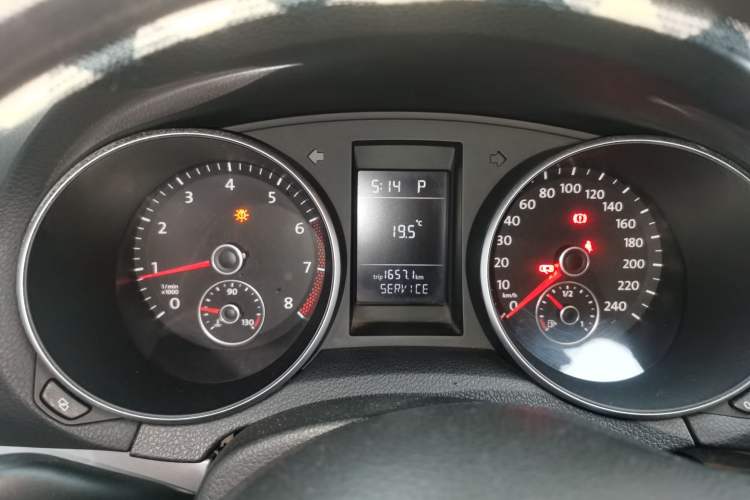 Used Volkswagen Golf 2011 1.6L Automatic Fashion Edition Instrument Cluster