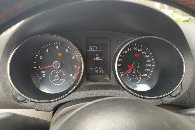 Used Volkswagen Golf 2011 1.6L Automatic Fashion Edition Instrument Cluster