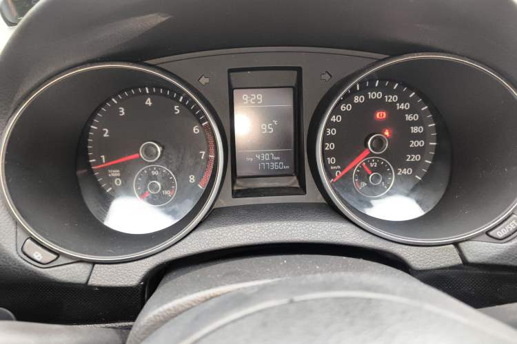 Used Volkswagen Golf 2011 1.4 TSI Manual Comfort Edition Instrument Cluster