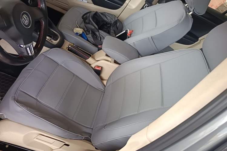 Used Volkswagen Golf 2011 1.4 TSI Automatic Comfort Model Left Front Seat