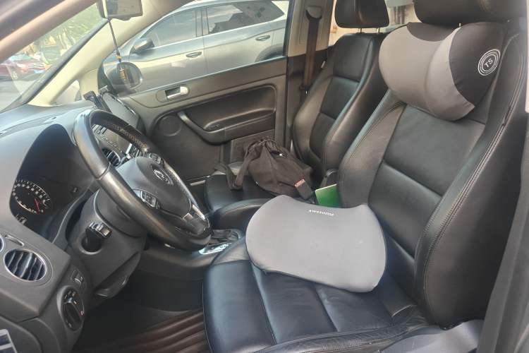 Used Volkswagen Golf 2011 1.4TSI Cross Golf Left Front Seat