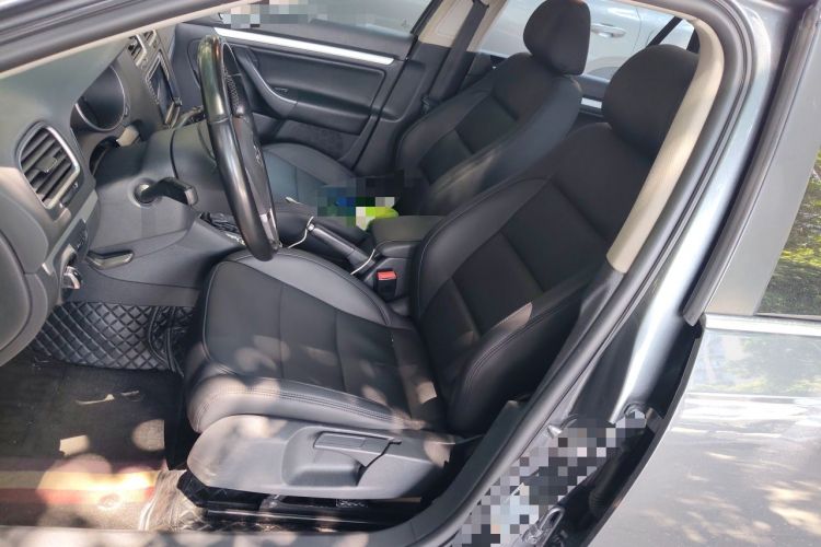 Used Volkswagen Golf 2011 1.4 TSI Comfort Travel Edition Left Front Seat