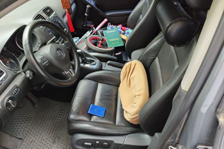 Used Volkswagen Golf 2011 1.4 TSI Automatic Luxury Edition Left Front Seat