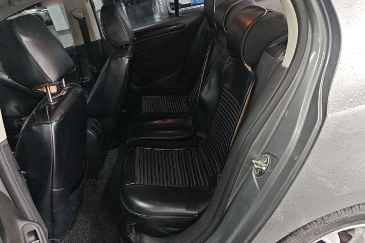 Used Volkswagen Golf 2011 1.4 TSI Automatic Comfort Model Left Rear Seat