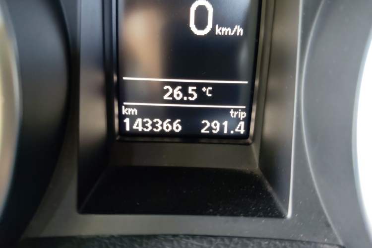 Used Volkswagen Golf 2011 1.4 TSI Comfort Travel Edition Odometer Close Up