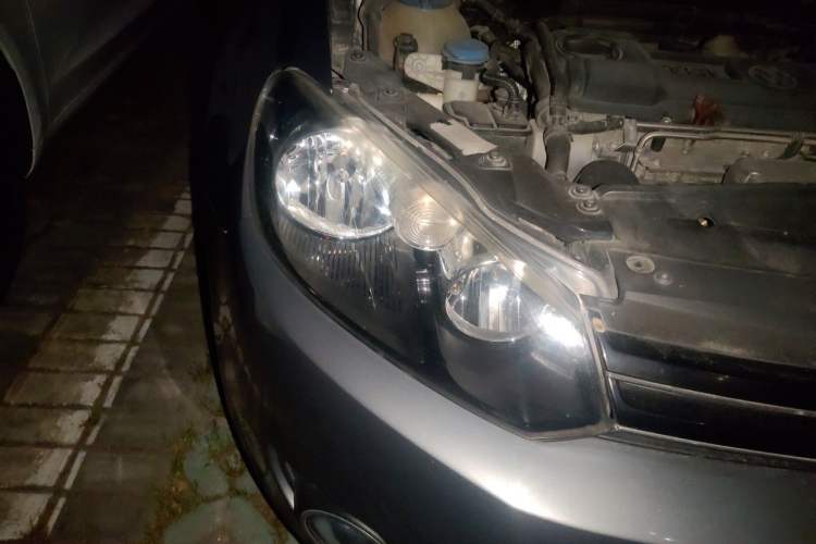 Used Volkswagen Golf 2011 1.4 TSI Automatic Luxury Edition Right Front Headlight