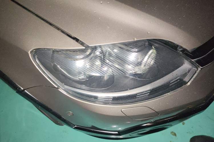 Used Volkswagen Golf 2011 1.4TSI Cross Golf Right Front Headlight