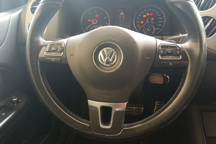 Used Volkswagen Golf 2011 1.4TSI Cross Golf Steering Wheel