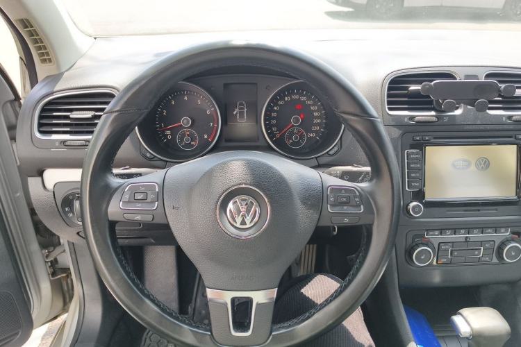 Used Volkswagen Golf 2011 1.4 TSI Automatic Luxury Edition Steering Wheel
