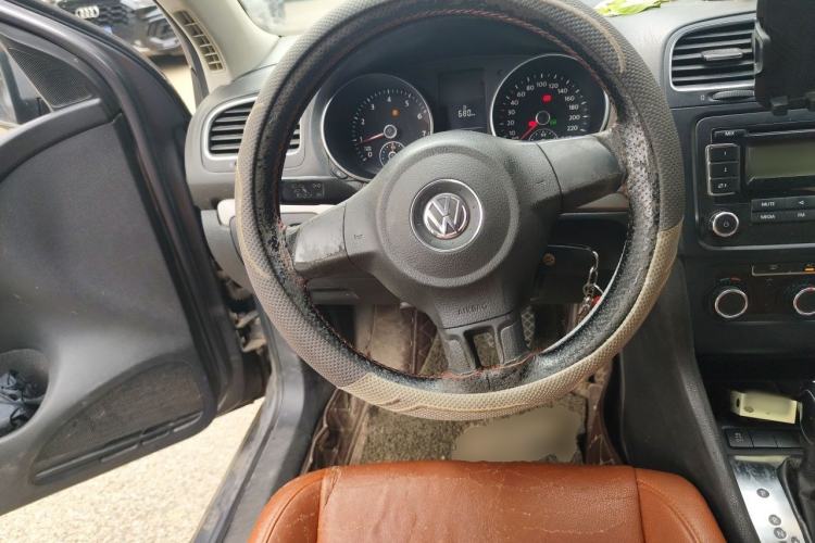 Used Volkswagen Golf 2011 1.6L Automatic Fashion Edition Steering Wheel