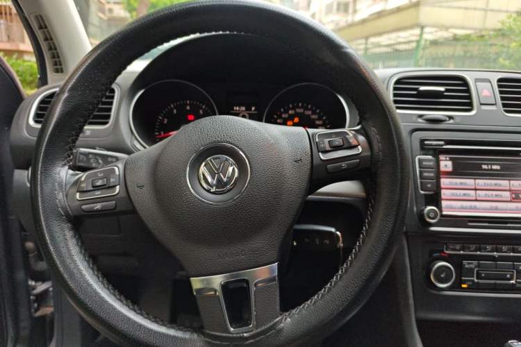 Used Volkswagen Golf 2011 1.4 TSI Automatic Luxury Edition Steering Wheel