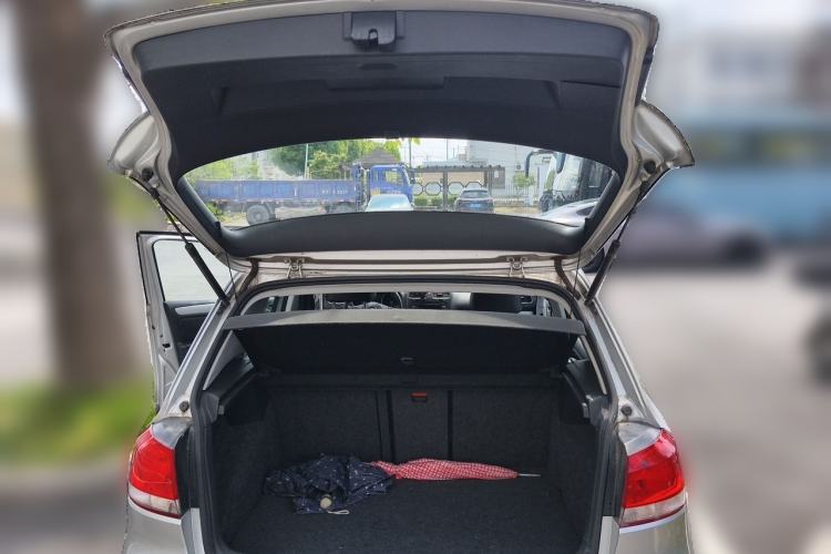 Used Volkswagen Golf 2011 1.4 TSI Automatic Luxury Edition Trunk