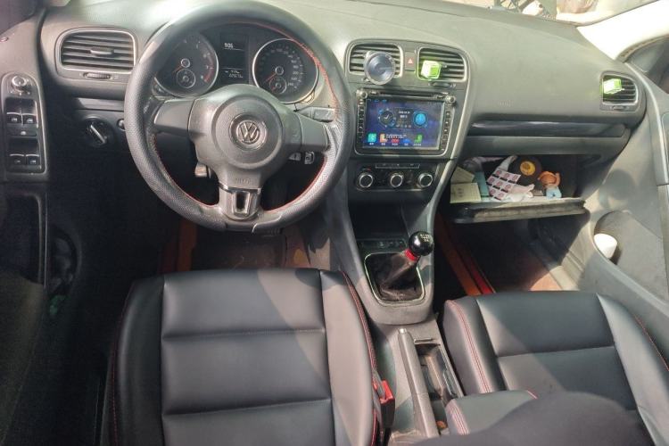 Used Volkswagen Golf 2011 1.4 TSI Manual Comfort Edition Center Console