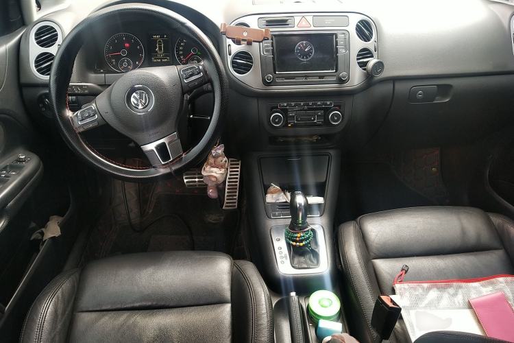 Used Volkswagen Golf 2011 1.4TSI Cross Golf Center Console