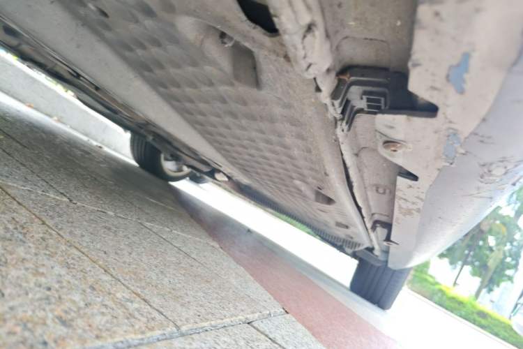Used Volkswagen Golf 2011 2.0 TSI R Chassis Front Left