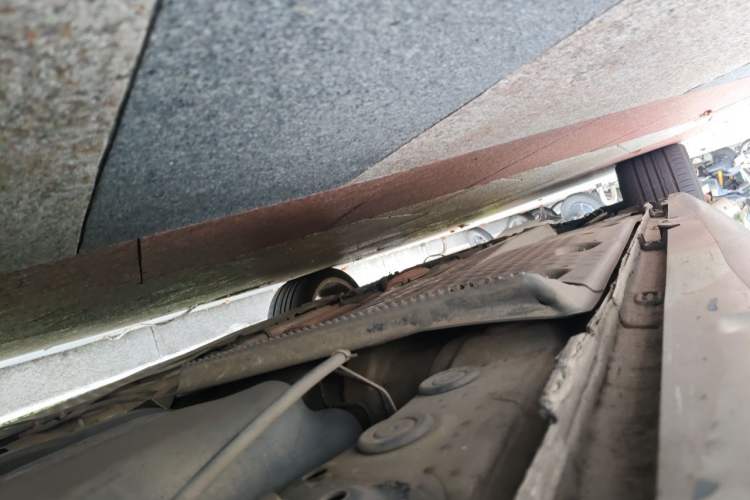 Used Volkswagen Golf 2011 2.0 TSI R Chassis Rear Left