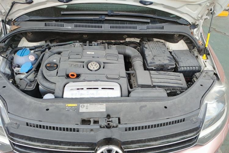 Used Volkswagen Golf 2011 1.4TSI Cross Golf Engine Bay