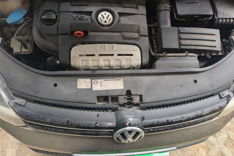 Used Volkswagen Golf 2011 1.4TSI Cross Golf Engine Bay