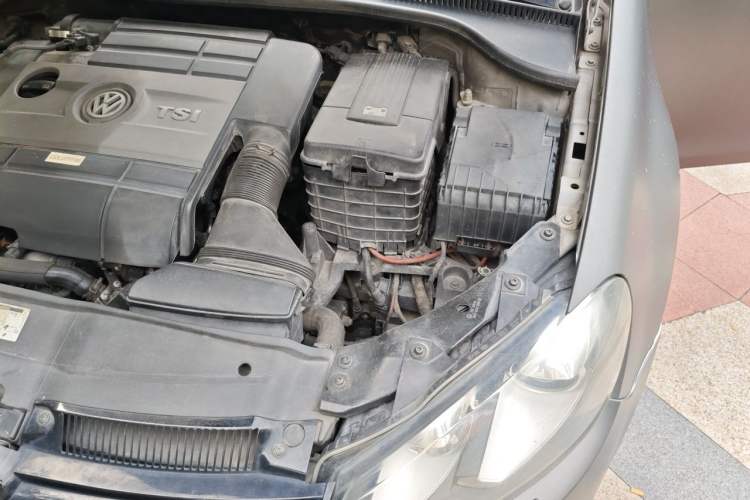 Used Volkswagen Golf 2011 2.0 TSI R Engine Bay Left