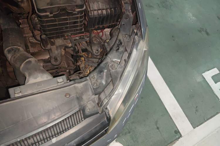 Used Volkswagen Golf 2011 1.6L Automatic Comfort Model Engine Bay Left