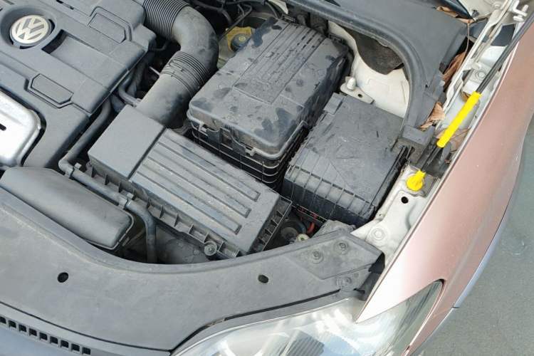 Used Volkswagen Golf 2011 1.4TSI Cross Golf Engine Bay Left