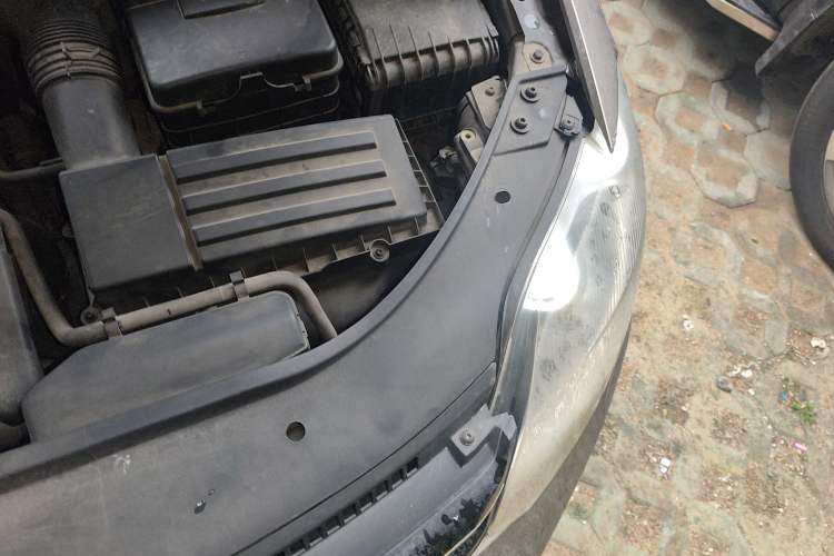Used Volkswagen Golf 2011 1.4TSI Cross Golf Engine Bay Left