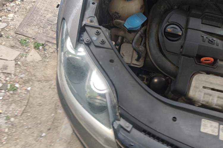 Used Volkswagen Golf 2011 1.4TSI Cross Golf Engine Bay Right