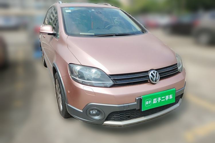 Used Volkswagen Golf 2011 1.4TSI Cross Golf Front Right 45 Deg