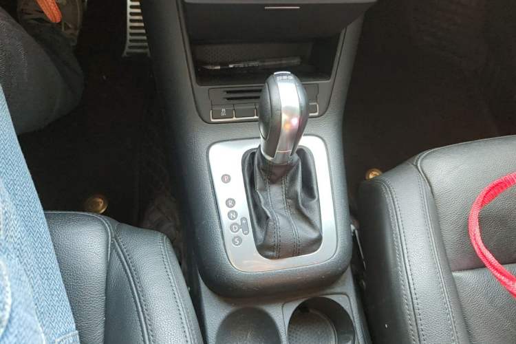 Used Volkswagen Golf 2011 1.4TSI Cross Golf Gear Lever